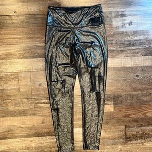 PINK Victoria’s Secret Ultimate Leggings Size Medium
